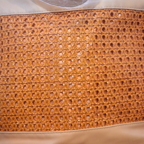 Last 1 NWT Handbag Purse Bag Shoulder Orange Woven - Picture 2 of 7